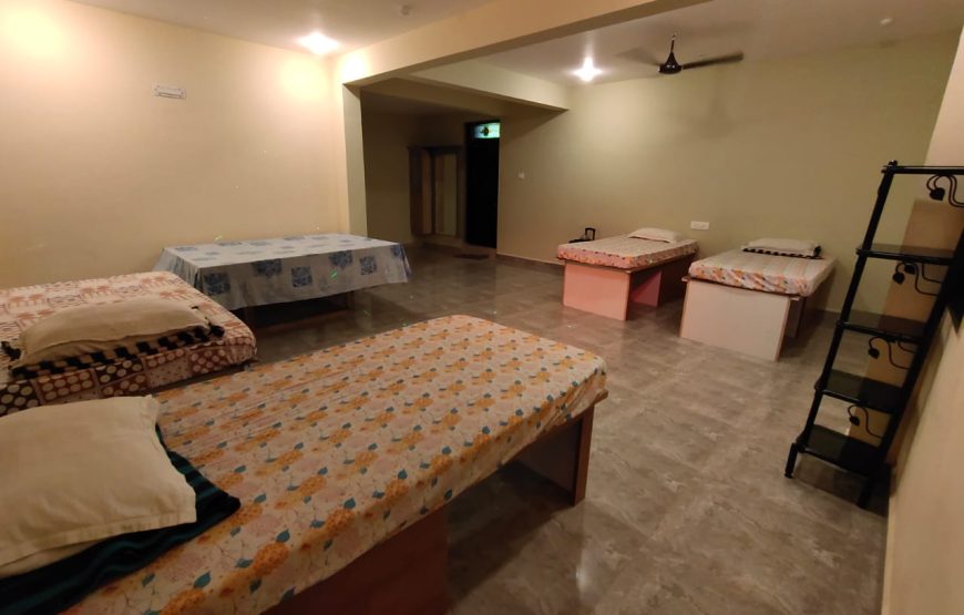 S7 DORMITORY ROOM (NON AC)